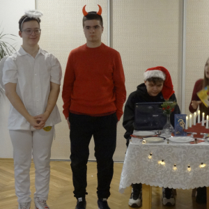 Świąteczne przedstawienie w aranżacji Młodzieży z CLVI Liceum Integracyjnego Przy Łazienkach Królewskich