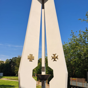 Pomnik Pamięci Żołnierzy AK Powstania Mokotowa pomordowanych przez Hitlerowców już po kapitulacji 27.IX.1944 r. - Towarzysze broni Pułku "Baszta".